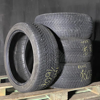 Nokian 235/40 19
