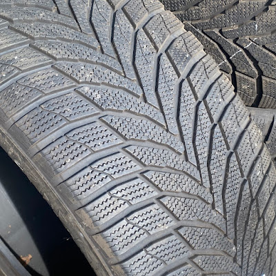 Nexen 275/45 20, druhá fotografie