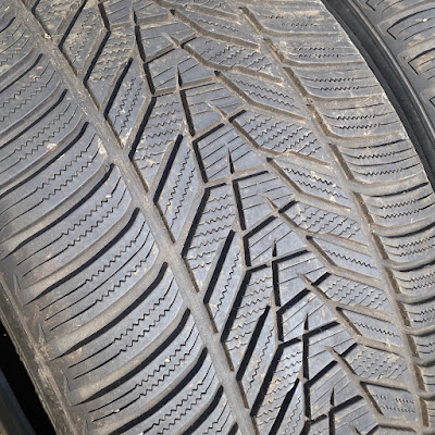 Hankook 305/40 20, druhá fotografie