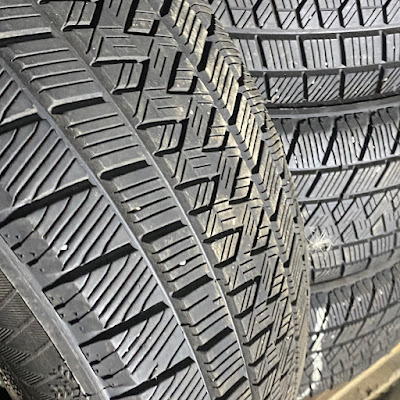 Gripmax 215/55 18, druhá fotografie