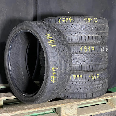 Royal Black 225/40 19