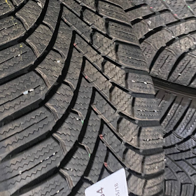 Bridgestone 235/45 18, druhá fotografie